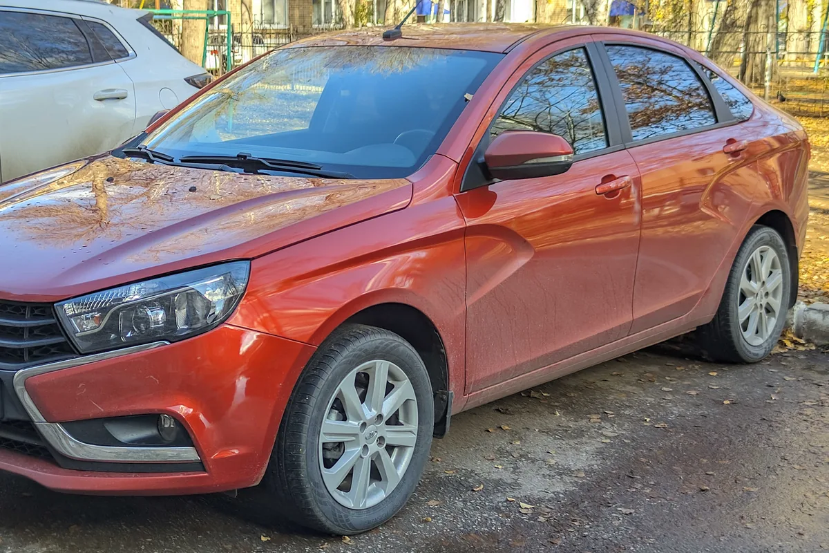 Красная Lada Vesta – такую машину мы выкупим